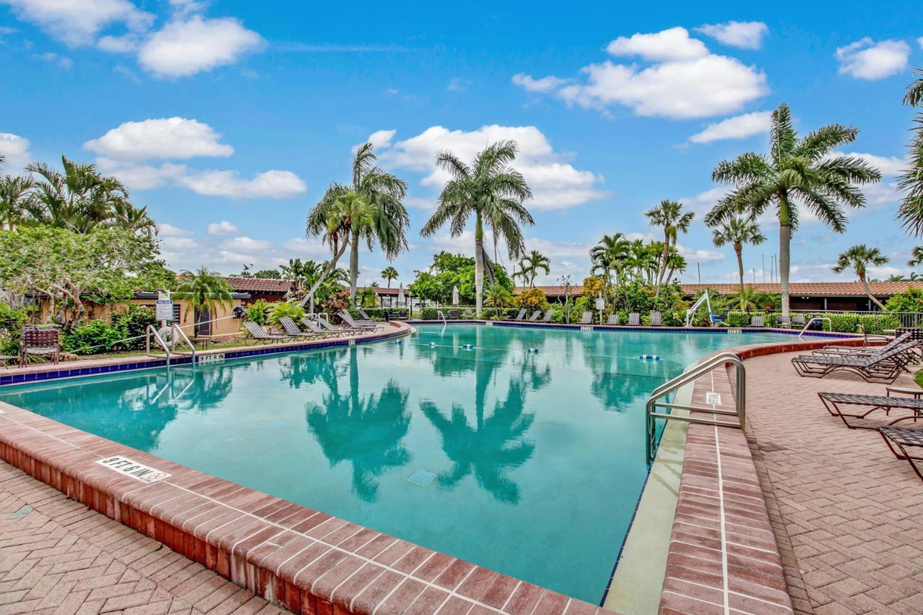 Marina Getaway On The Water! Apartment Naples Exterior photo